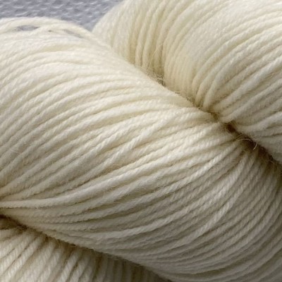 Undyed Yarn Happy Feet Sock										 - Undyed / Ecru 100g