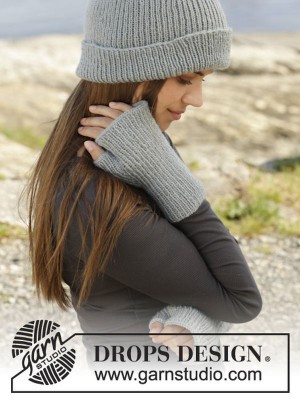 DROPS Paula Beanie Hat & Fingerless Mitts in Karisma										