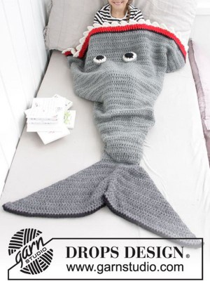 DROPS Shark Attack Blanket										