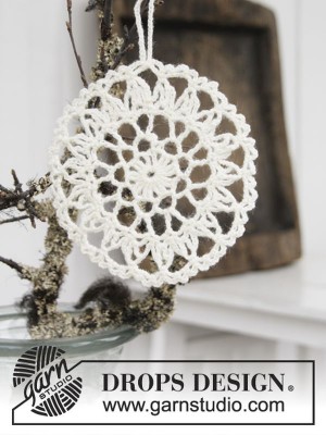 DROPS Strålande Jul Crochet Mandala Christmas Decoration										