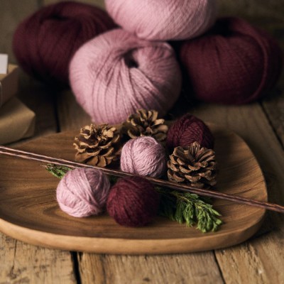 Rowan Arne & Carlos Juleteppe Knit Along Kristen Blanket Yarn Bundle										 - Stranded Colourway Blanket