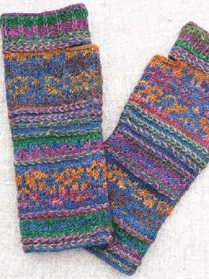 Urth Yarns Austra's Wrist Warmers										