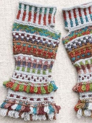 Urth Yarns Jumis Wrist Warmers										