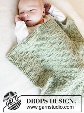 IN STOCK -Heirloom Lace Modern Baby Blanket Off White Baby Gift Hand Knit
