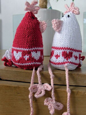 Free knitting patterns for Valentine's Day: love heart chicks
