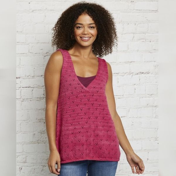 Cute free tank top knitting pattern with lace detail