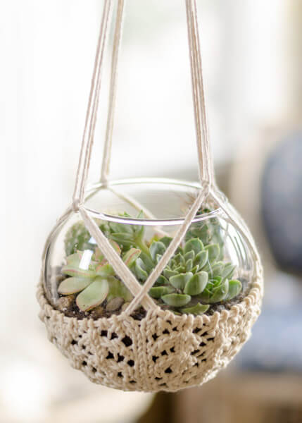 Free last minute Christmas knitting patterns: terrarium holder by Pam Powers